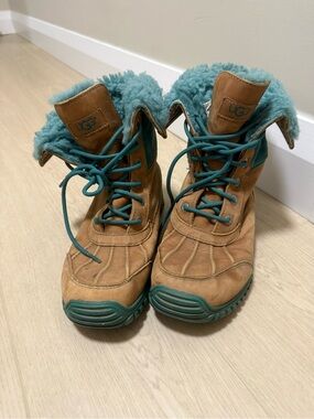 Ugg Adirondack